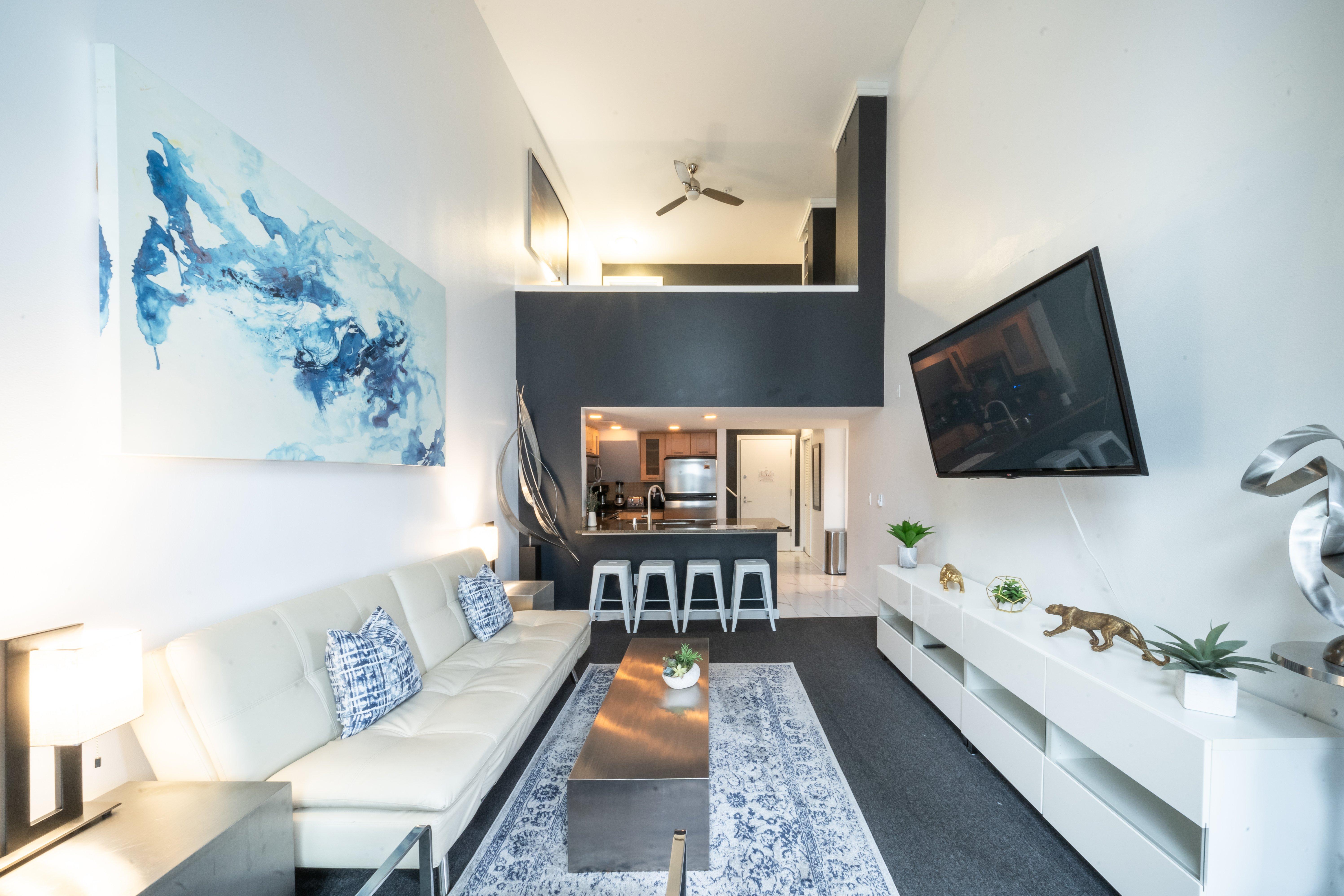 Seattle Penthouse 744 2