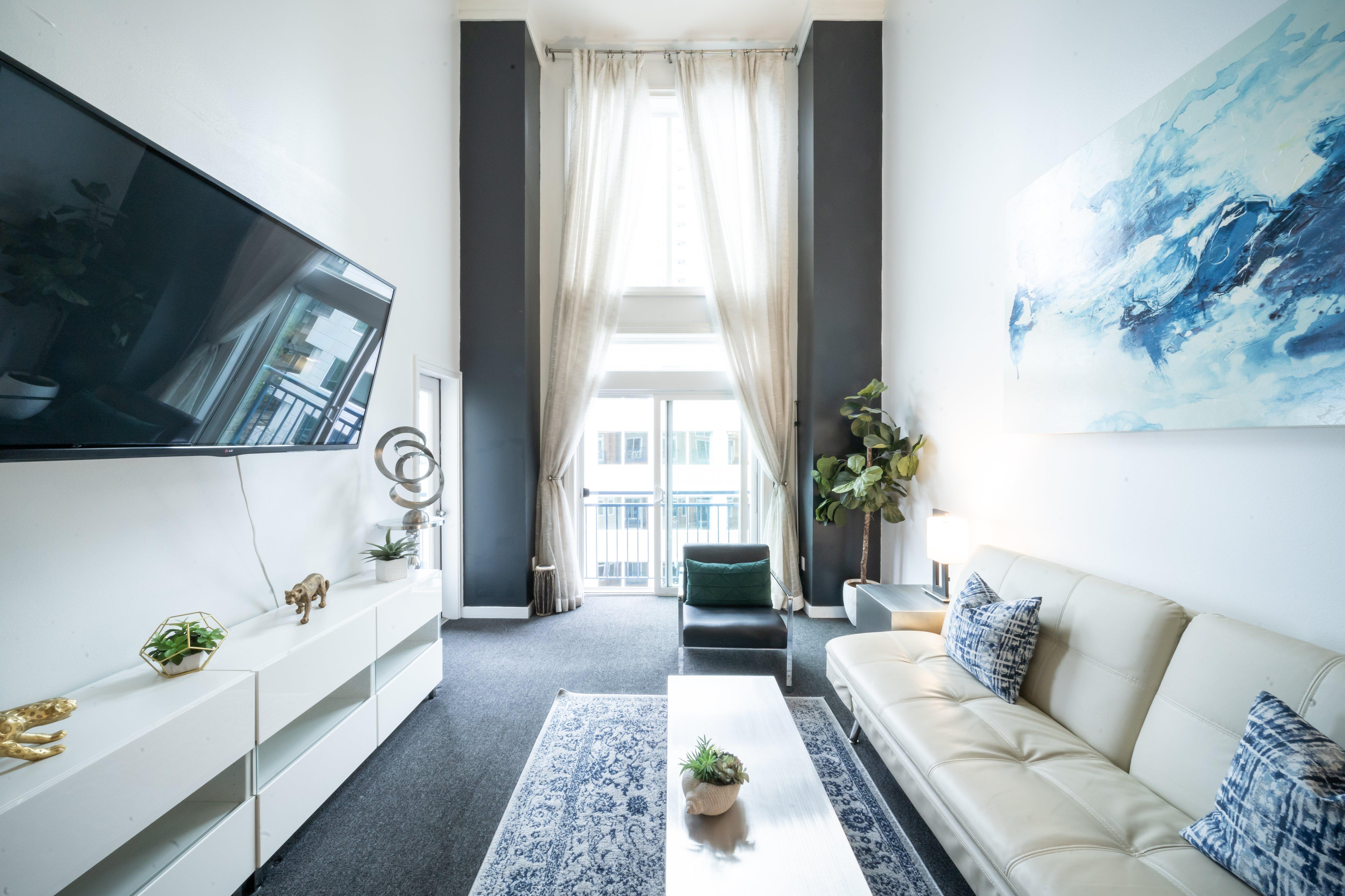 Seattle Penthouse 744 4