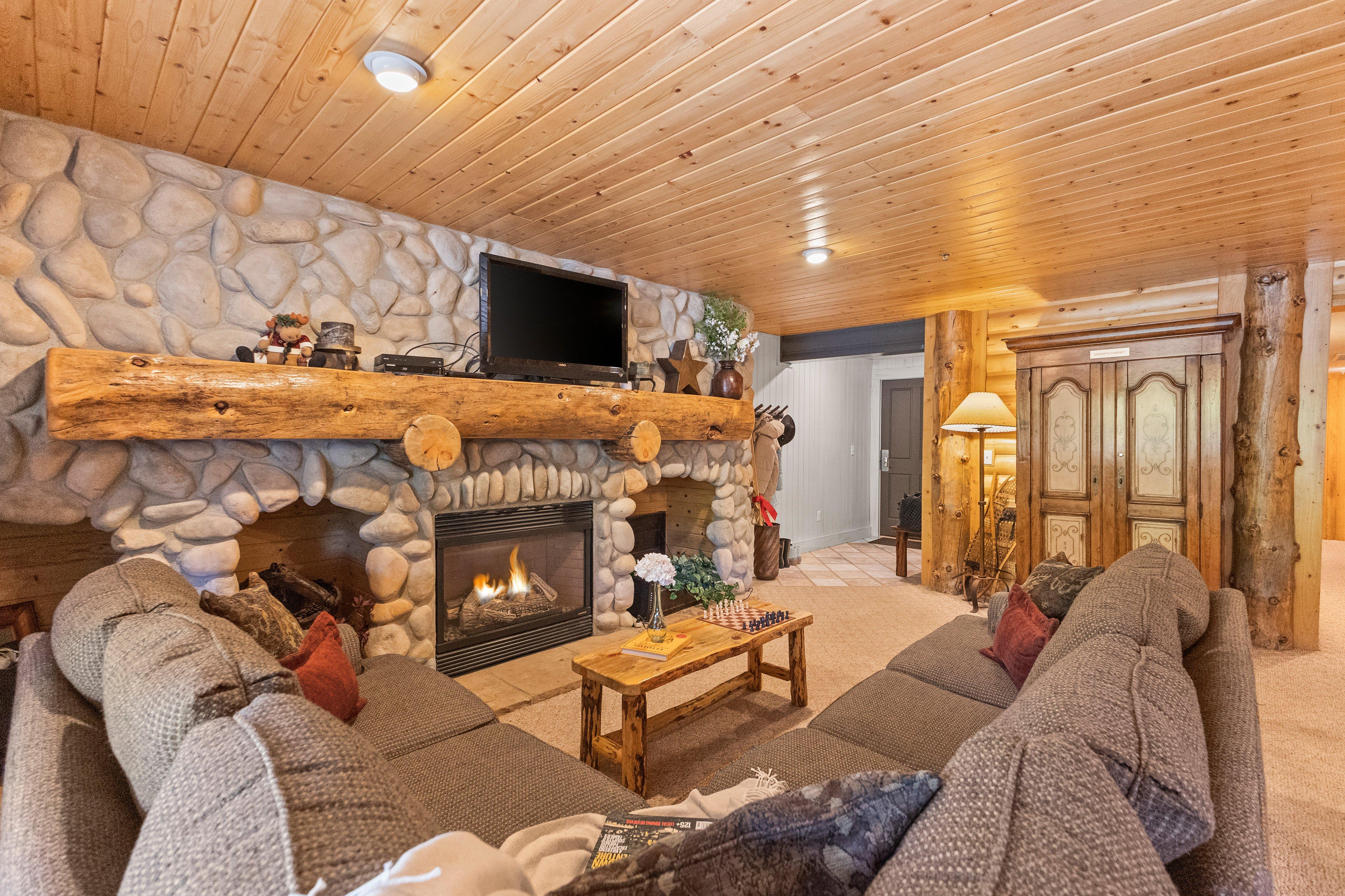 Abode at Black Bear 205