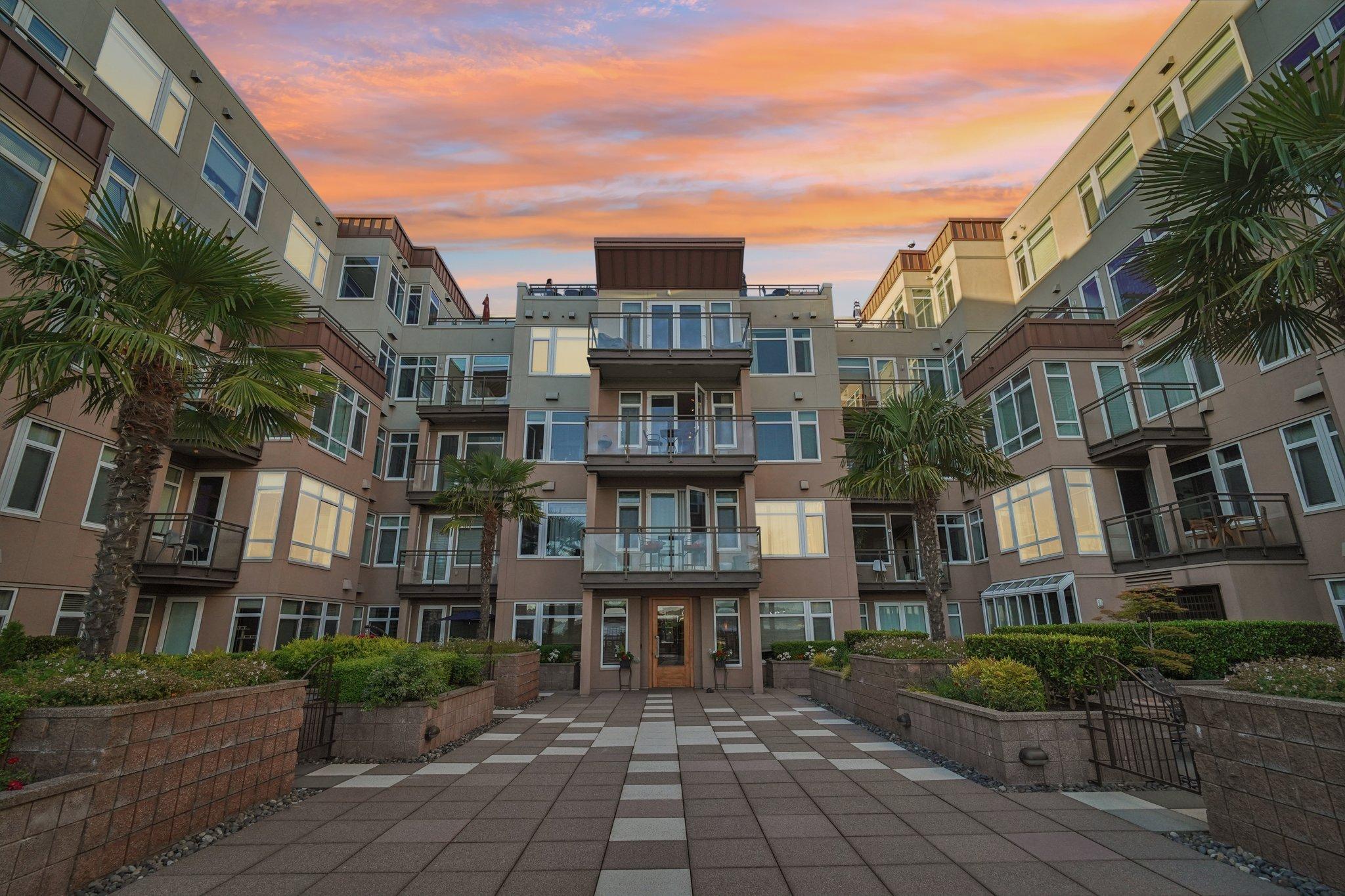 Alaskan Way unit 127 2