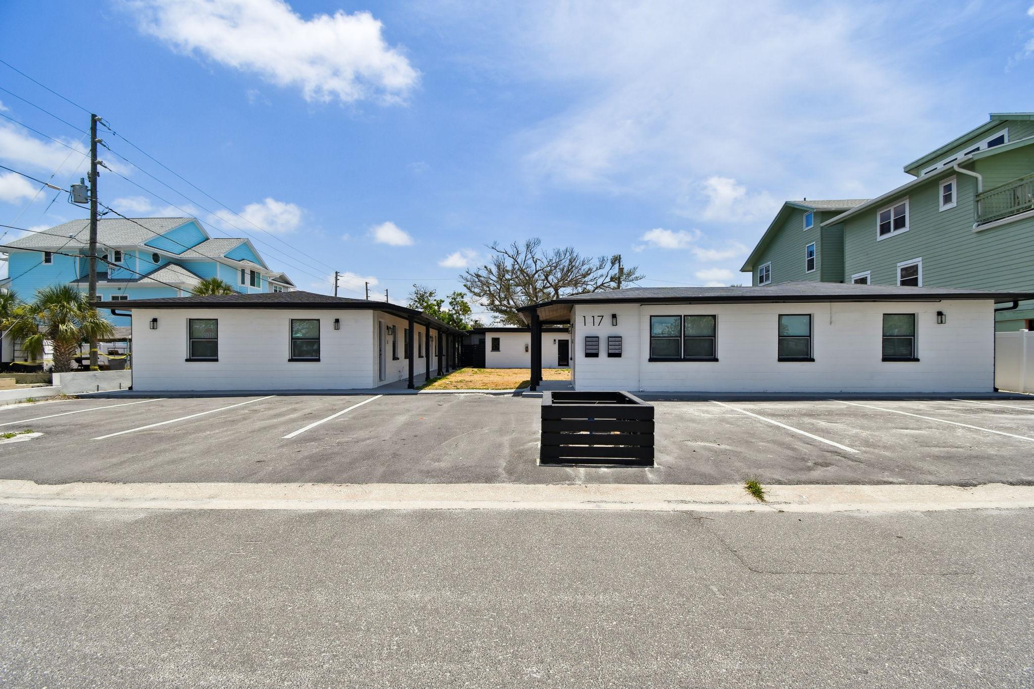 Newly Renovated Treasure Island Getaway