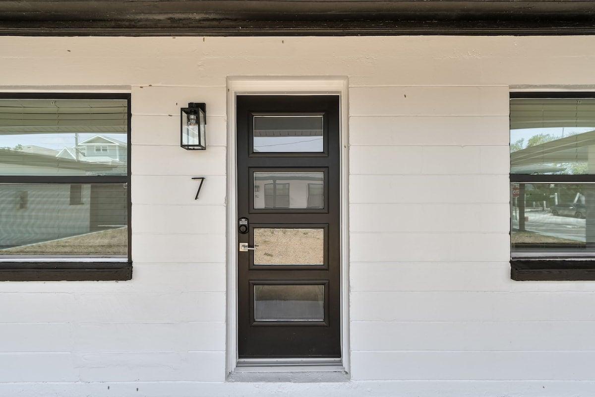 Boardwalk John's Pass | One Block from Gulf Shores