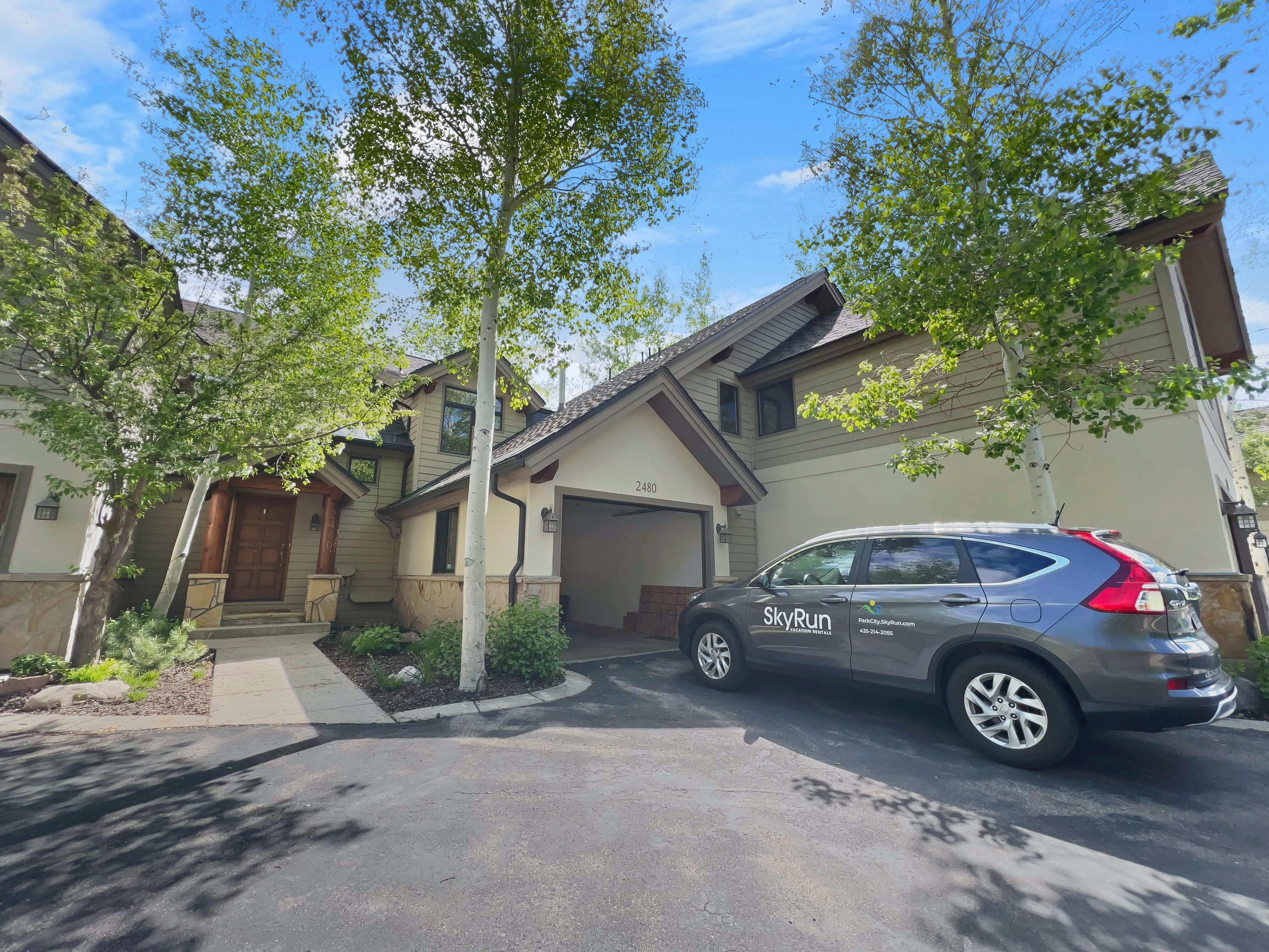 2480 Escape to the Lakes at Deer Valley! Private Hot Tub Oasis-Close to the Slopes! Free Skier Shuttle to Deer Valley! 3