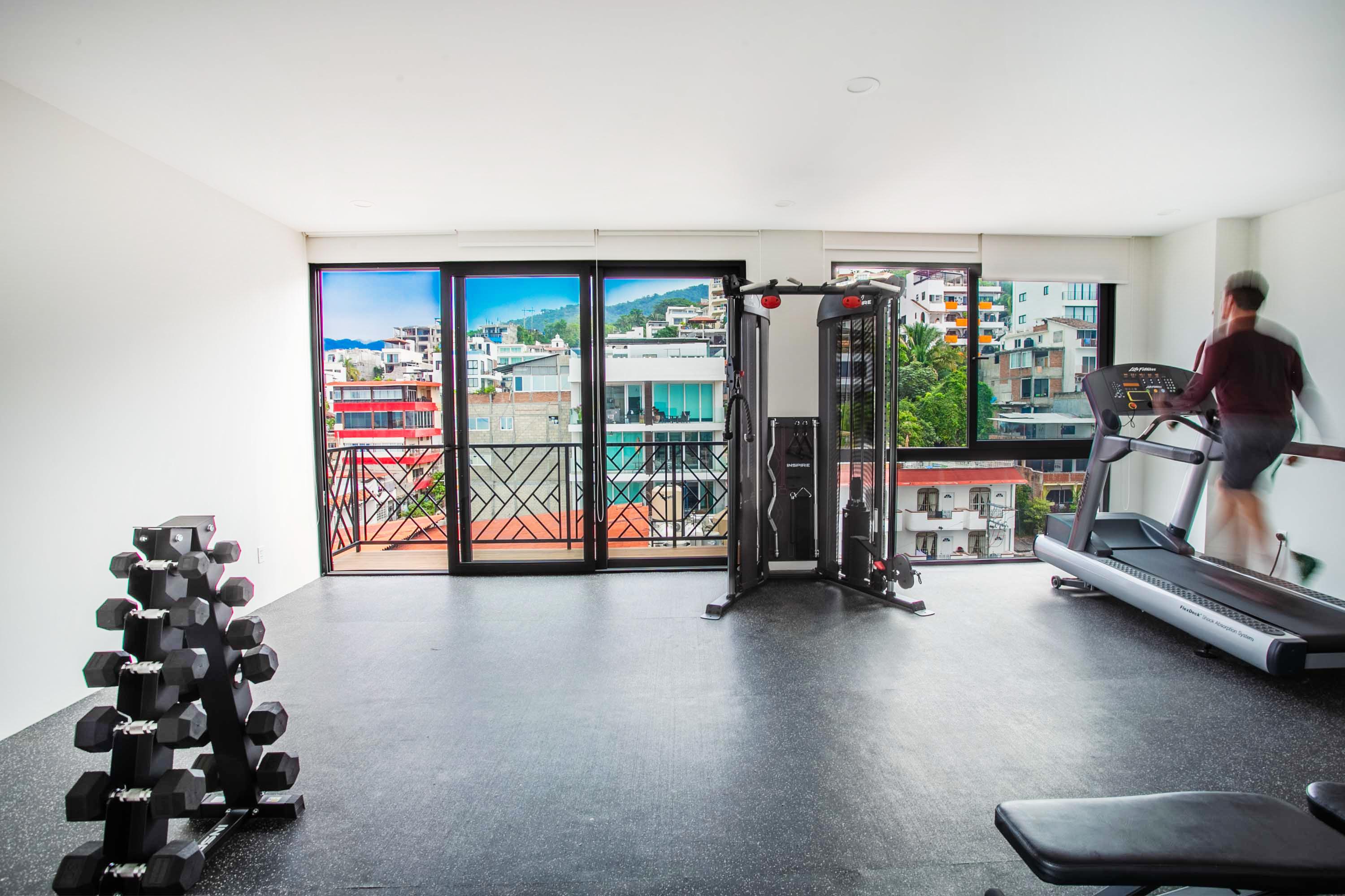 New 1BR in Downtown Near the Beach 5