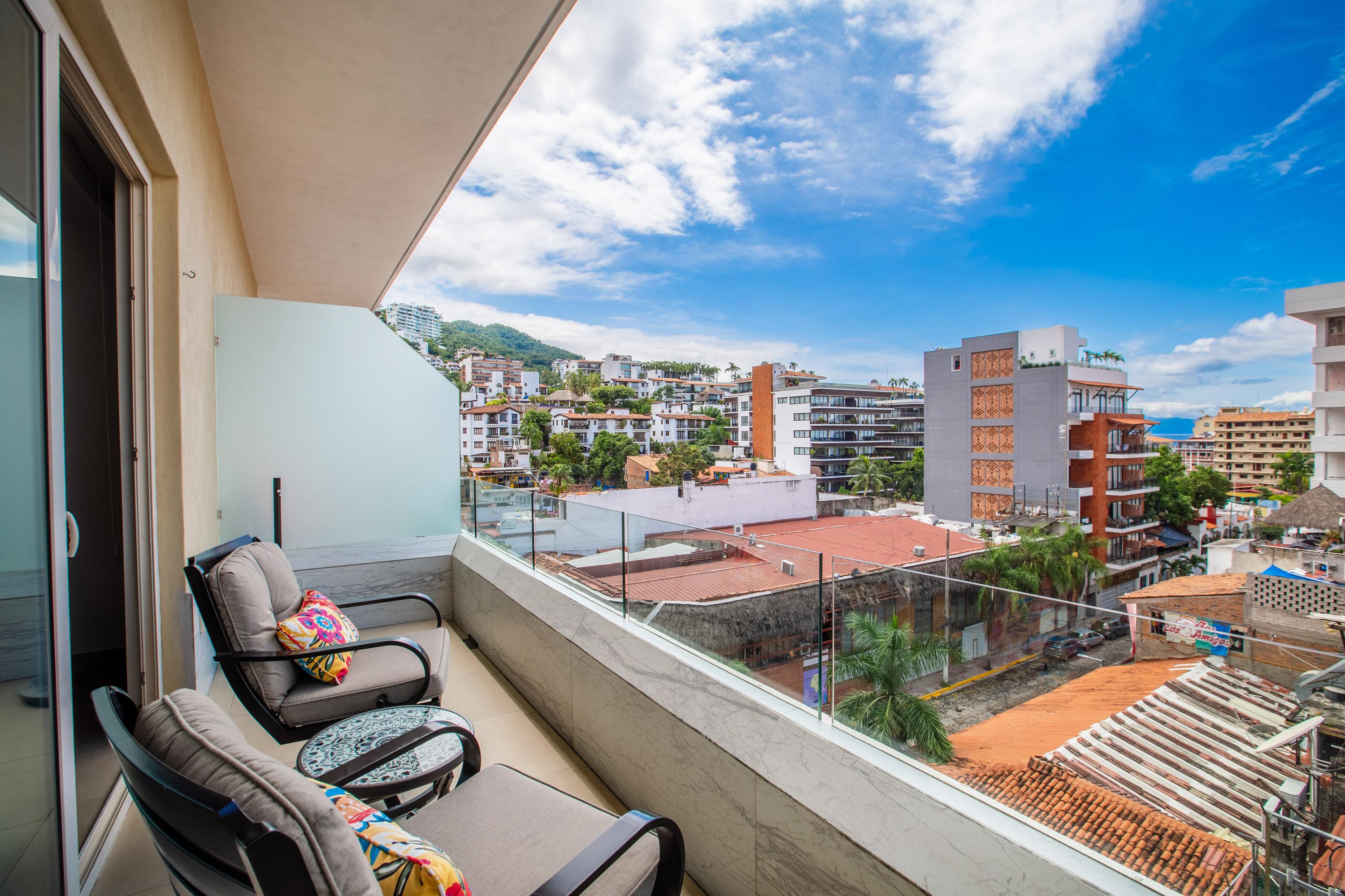 Pavilion Condo - 2 Pools, 2 Hot Tubs, Gym, BBQ 4