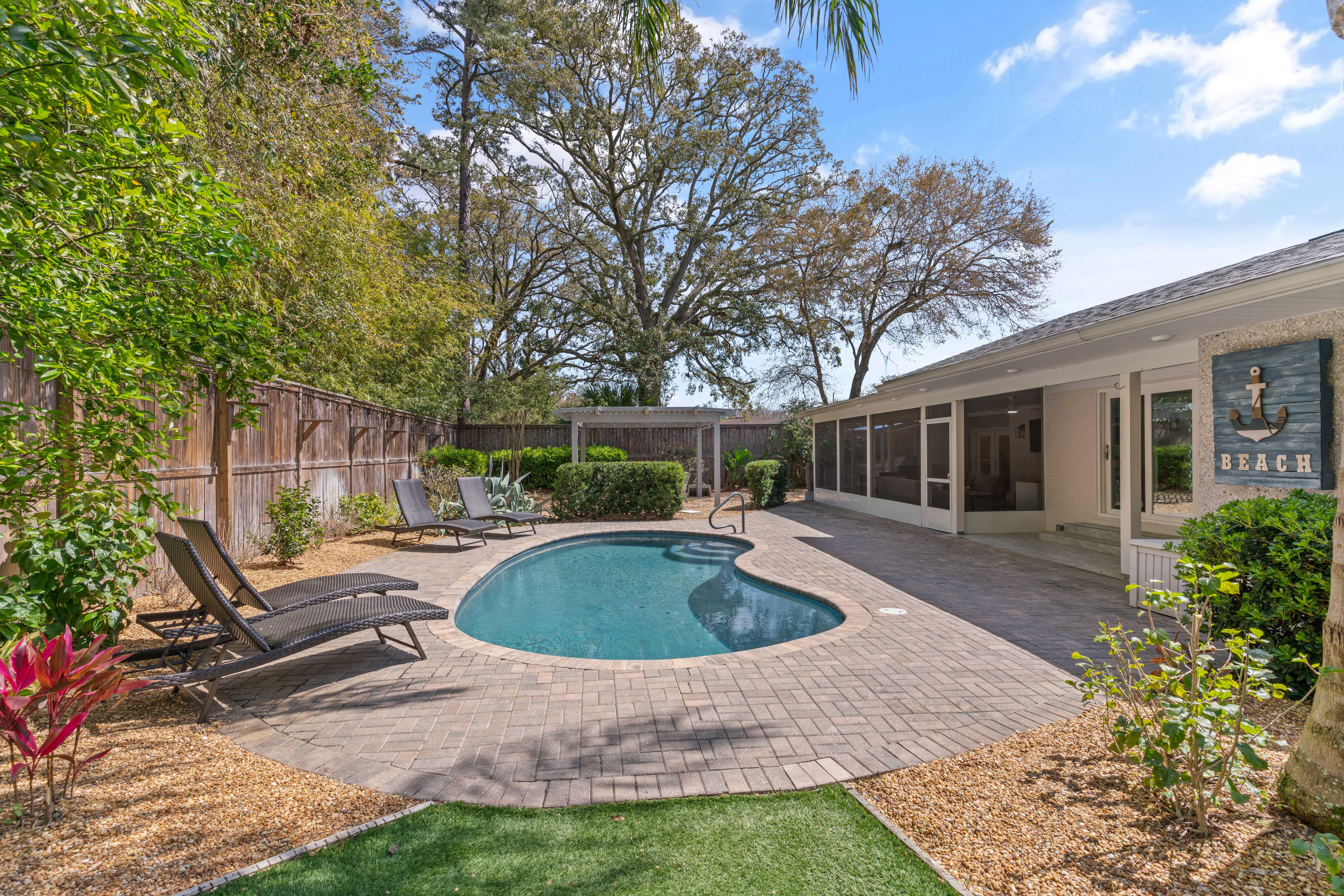 Knot On Call - 625 Dellwood Ave 2