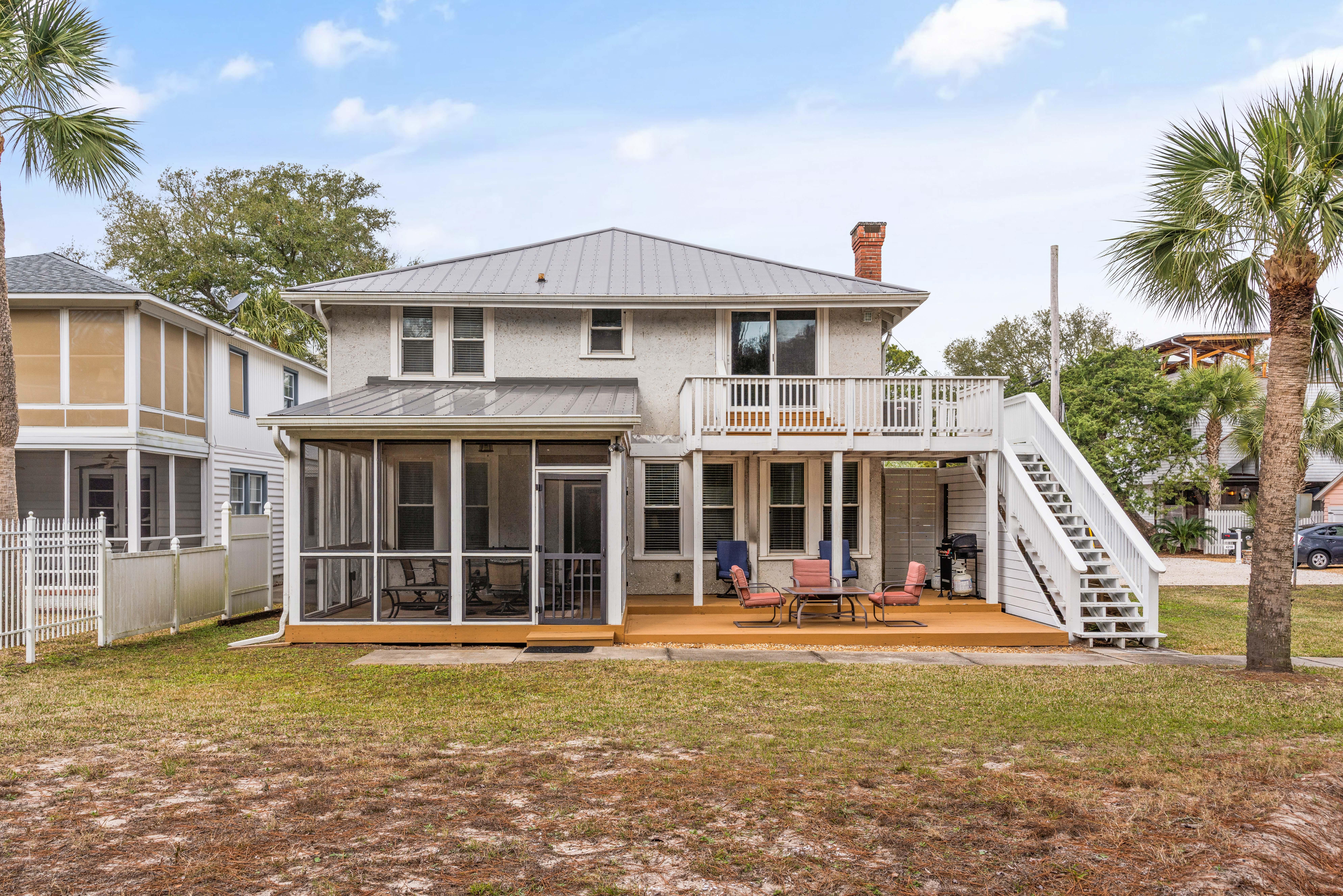 Sea Side Inn - 4219 2nd Street | Photo 1