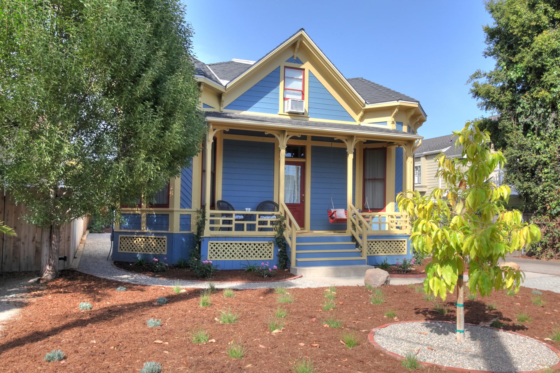 Charming Historic Home With Elegant Finishes - Delightful Downtown Retreat - Santa Barbara, CA