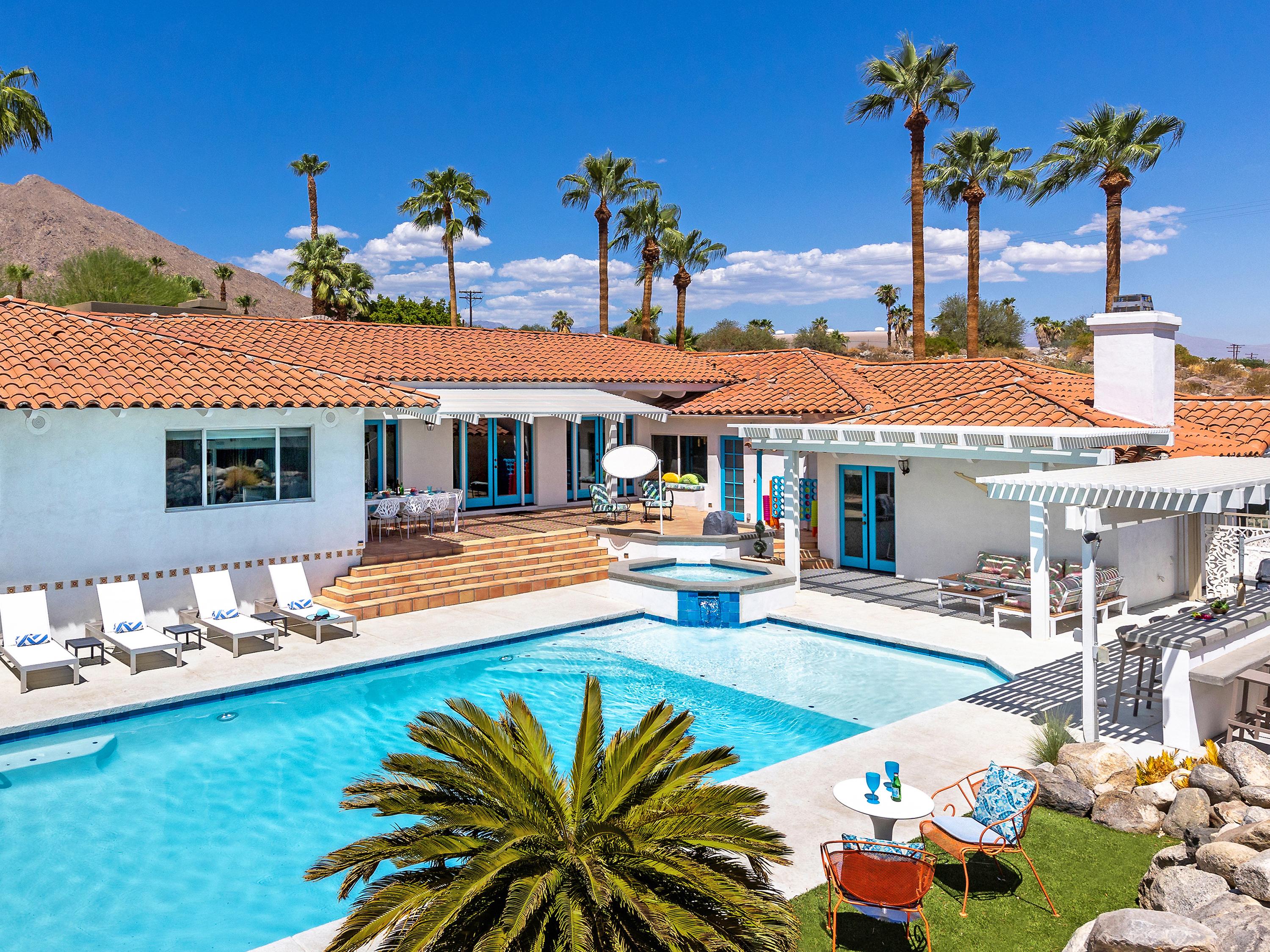 Paradise Splash at Little Tuscany