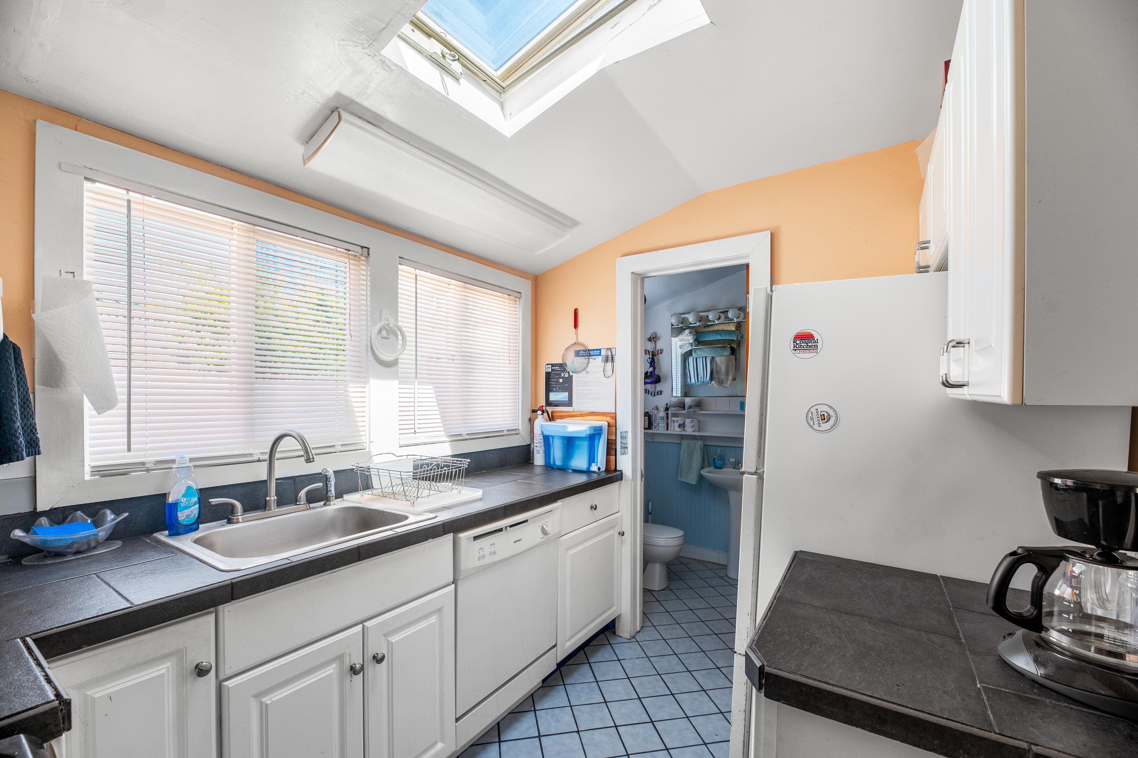 The Blue Parrot Cottage 5