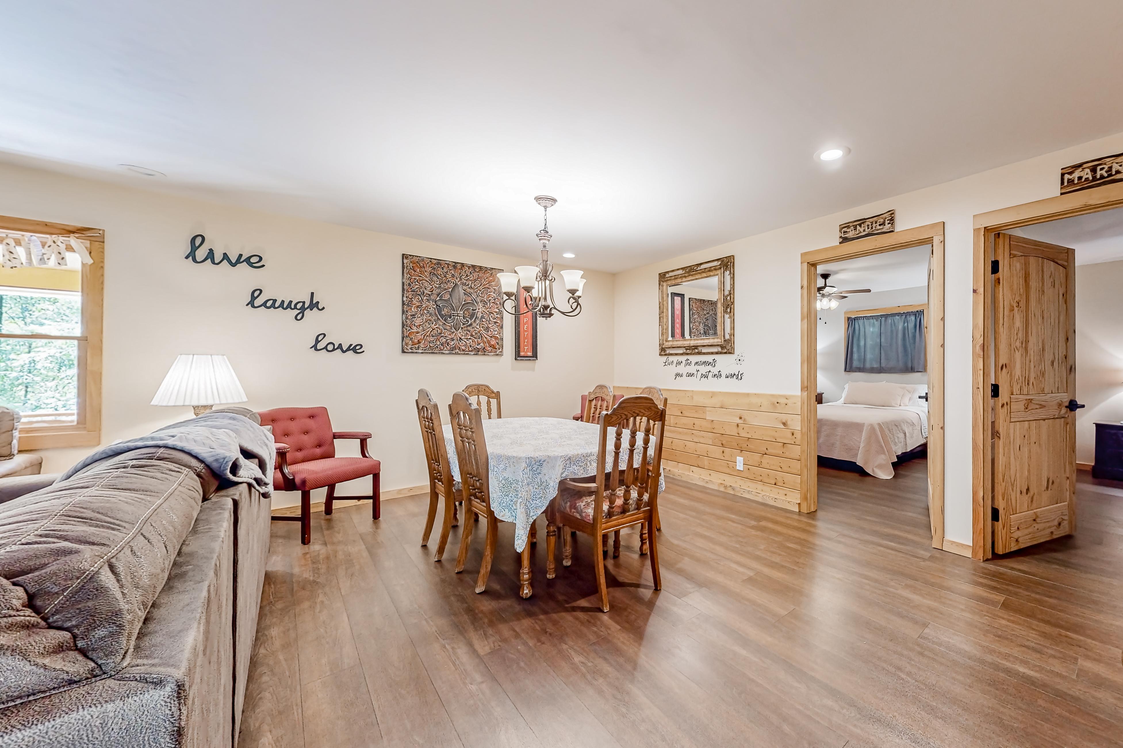 Honey Hive Hideaway | Photo 3