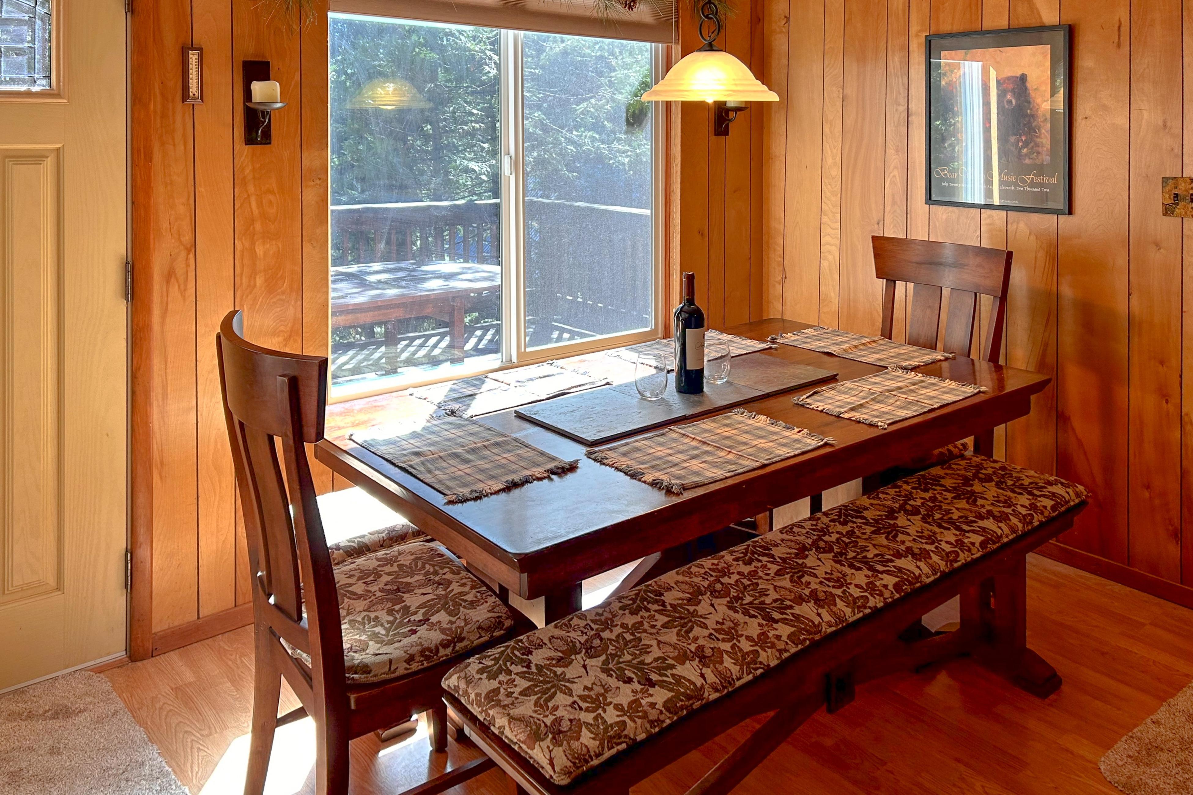 Whispering Woods Hideaway 6