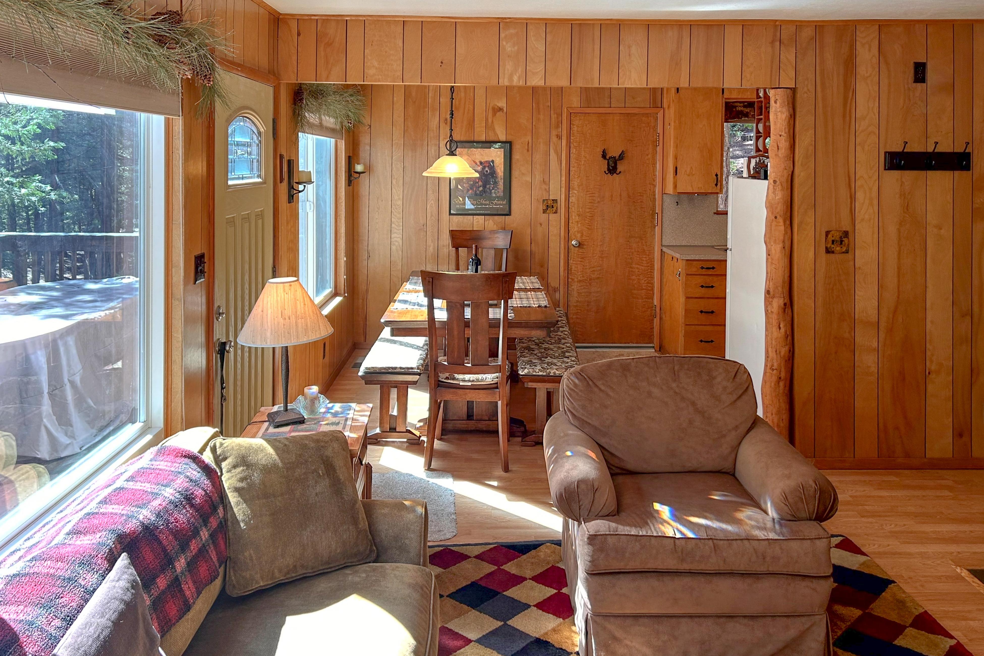 Whispering Woods Hideaway 5