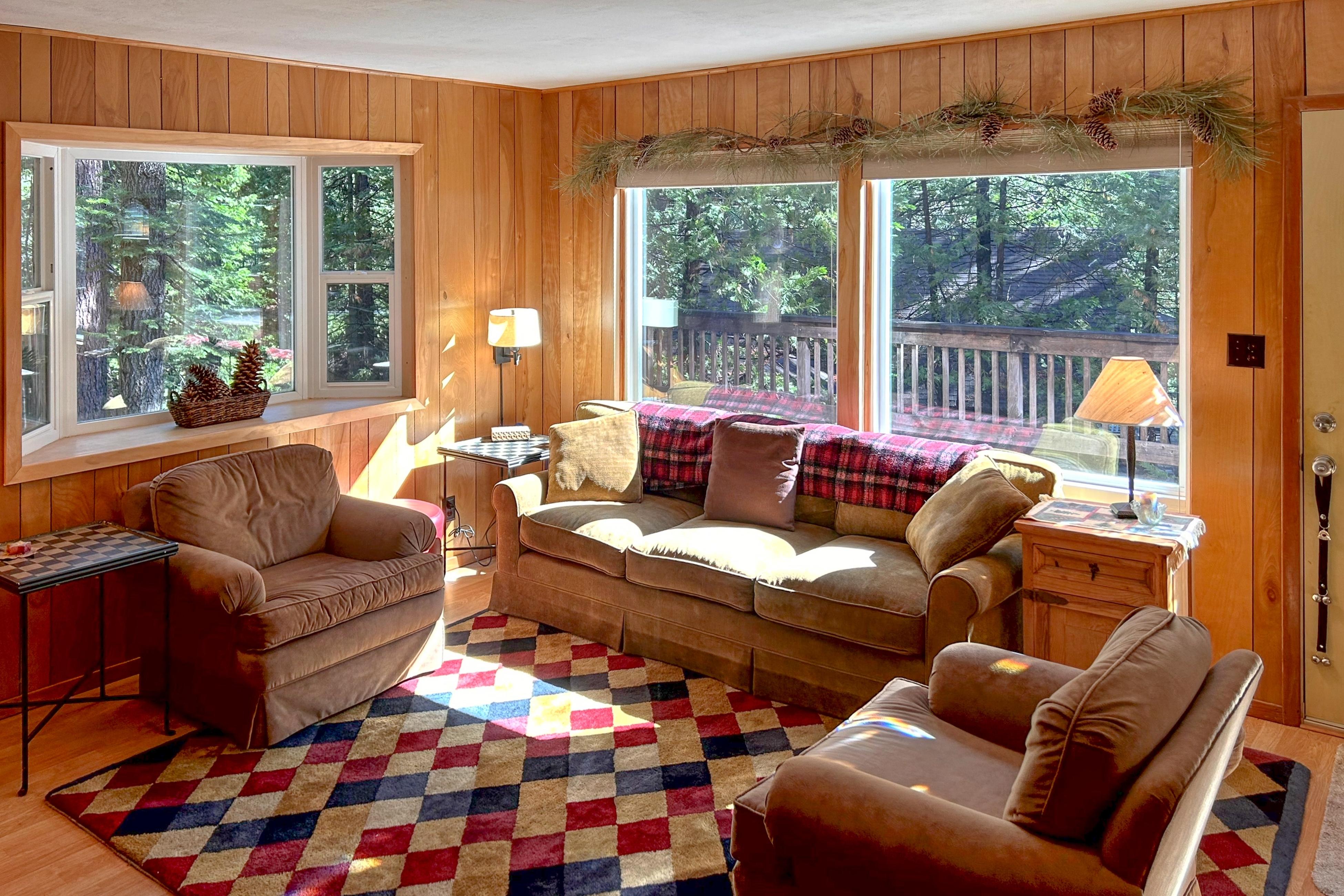 Whispering Woods Hideaway 4