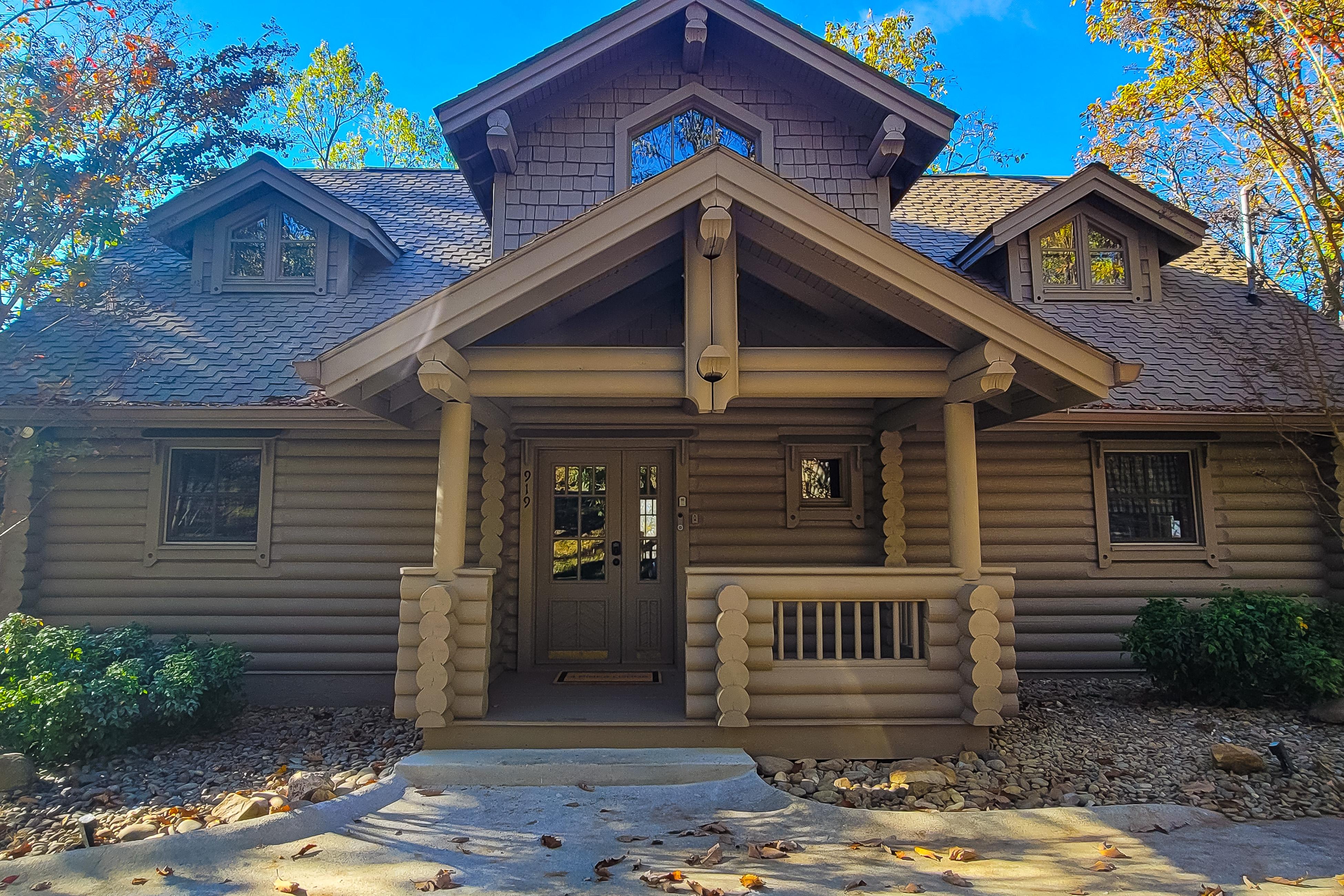 4 Pines Lodge