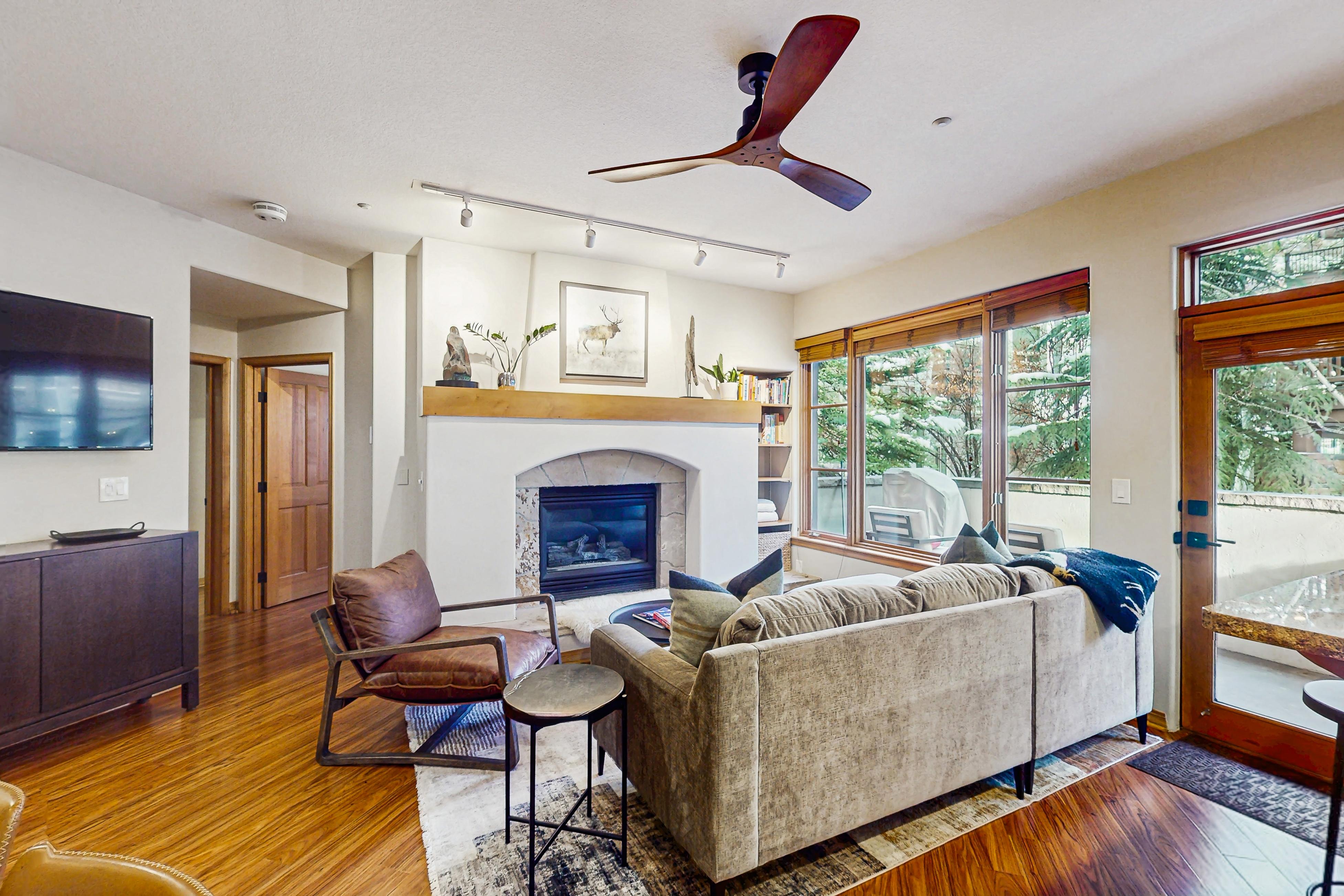 Spruce Tree Lodge #202 3