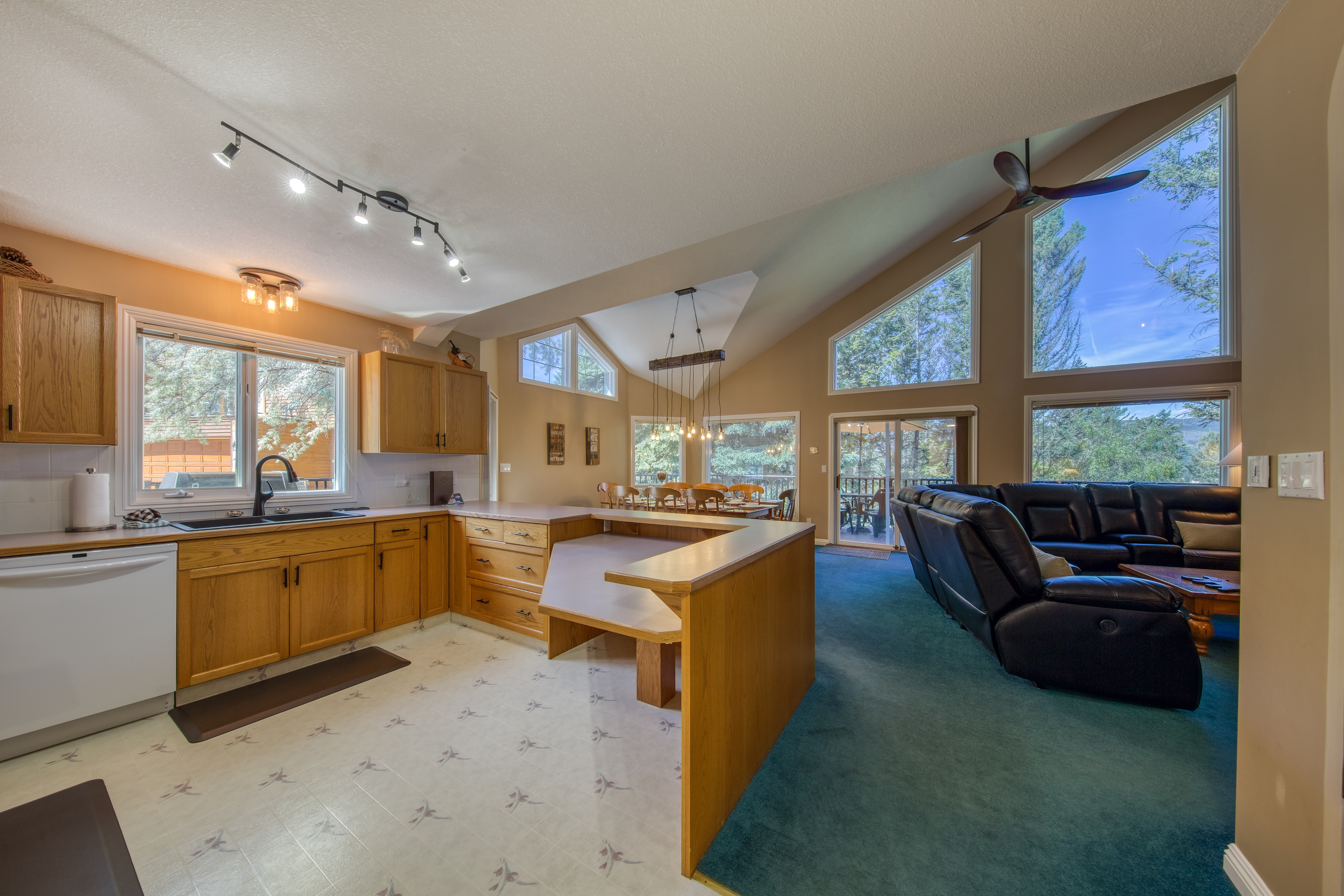 Marble Canyon 3 bedroom loft townhome: Unit 902P2 3