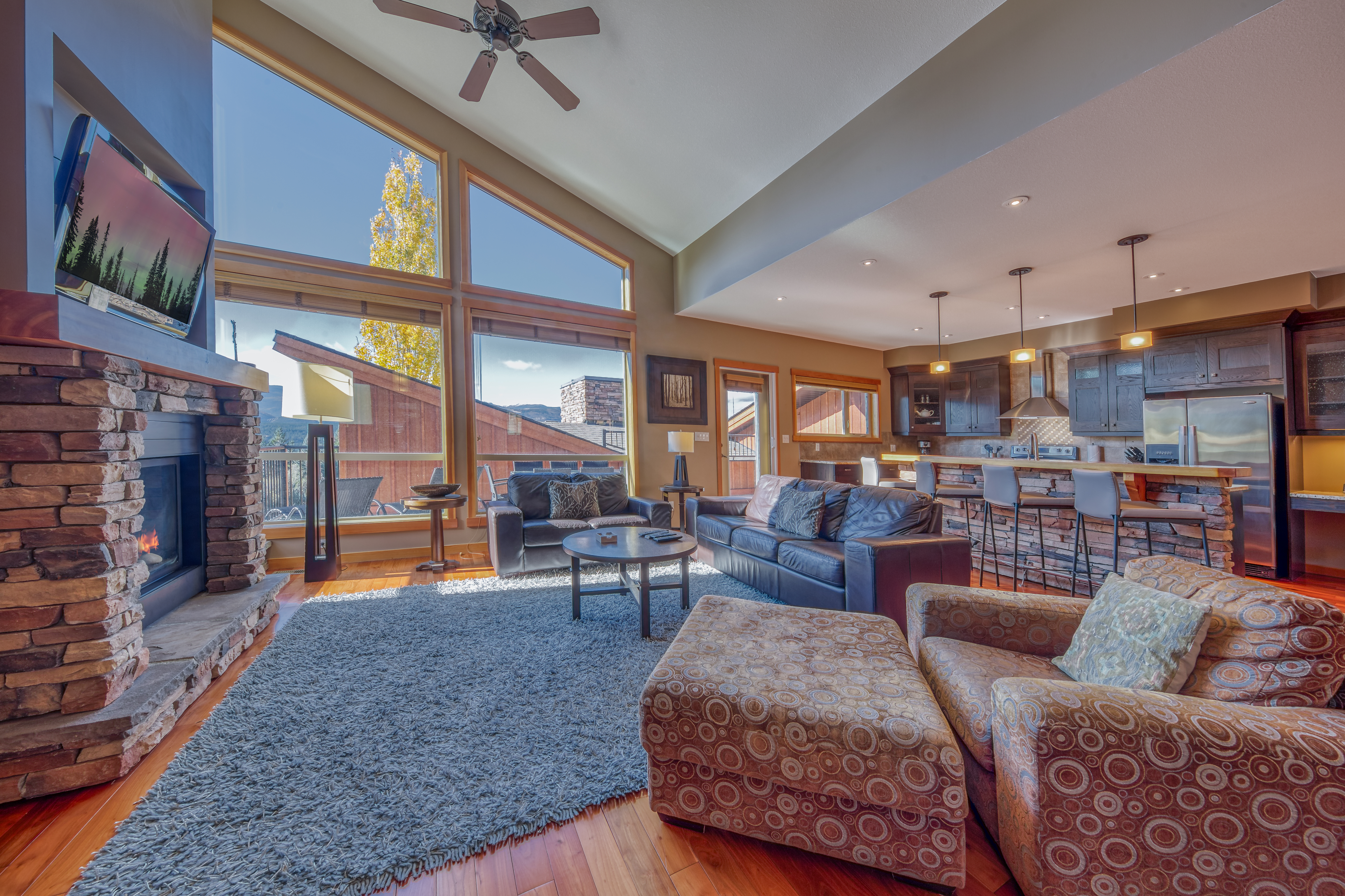 Residences 3 bedroom Bugaboo plus condo: Unit 19 3