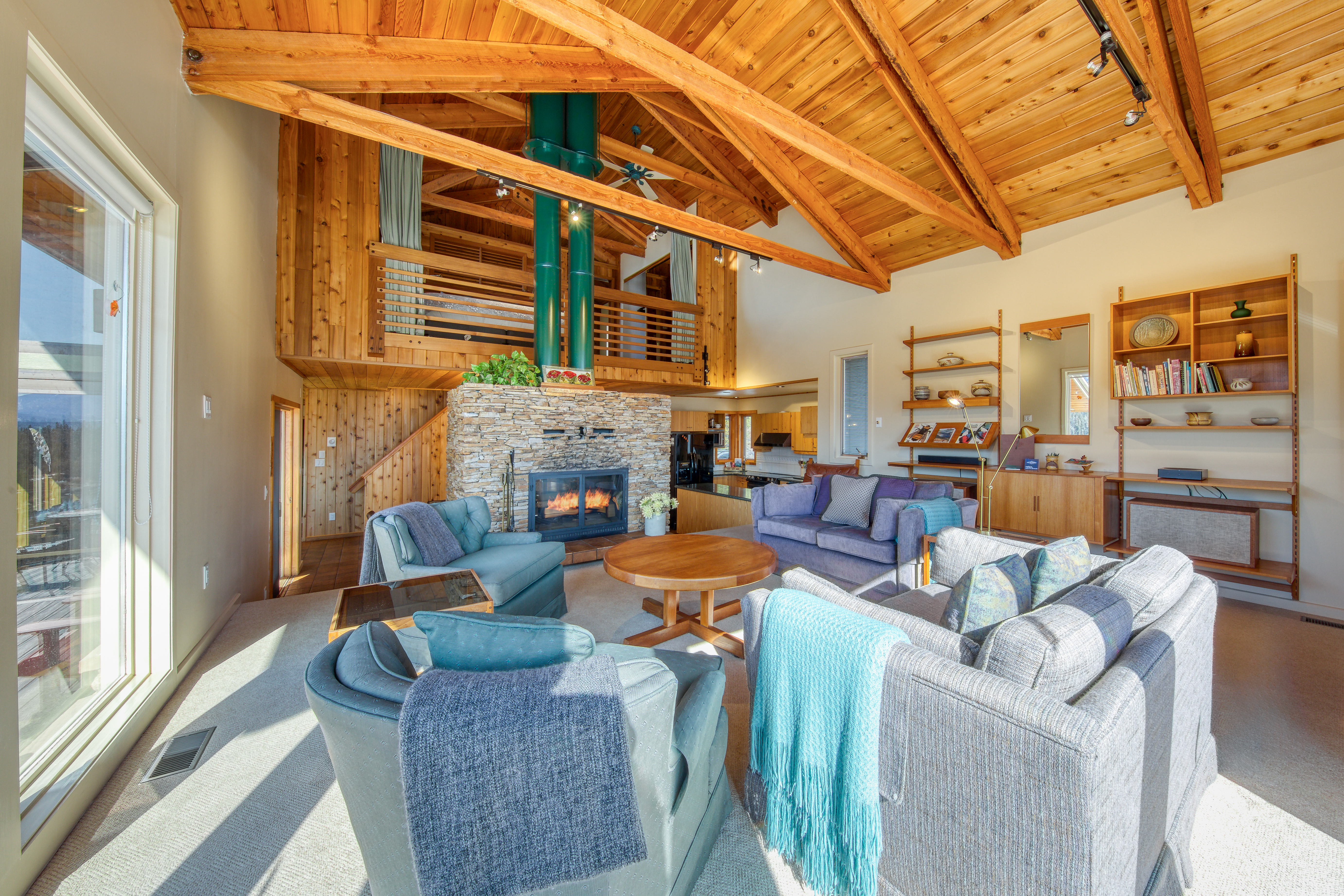 CLIFF CABIN Family Friendly|Hot Tub|Spectacular Views | Photo 2