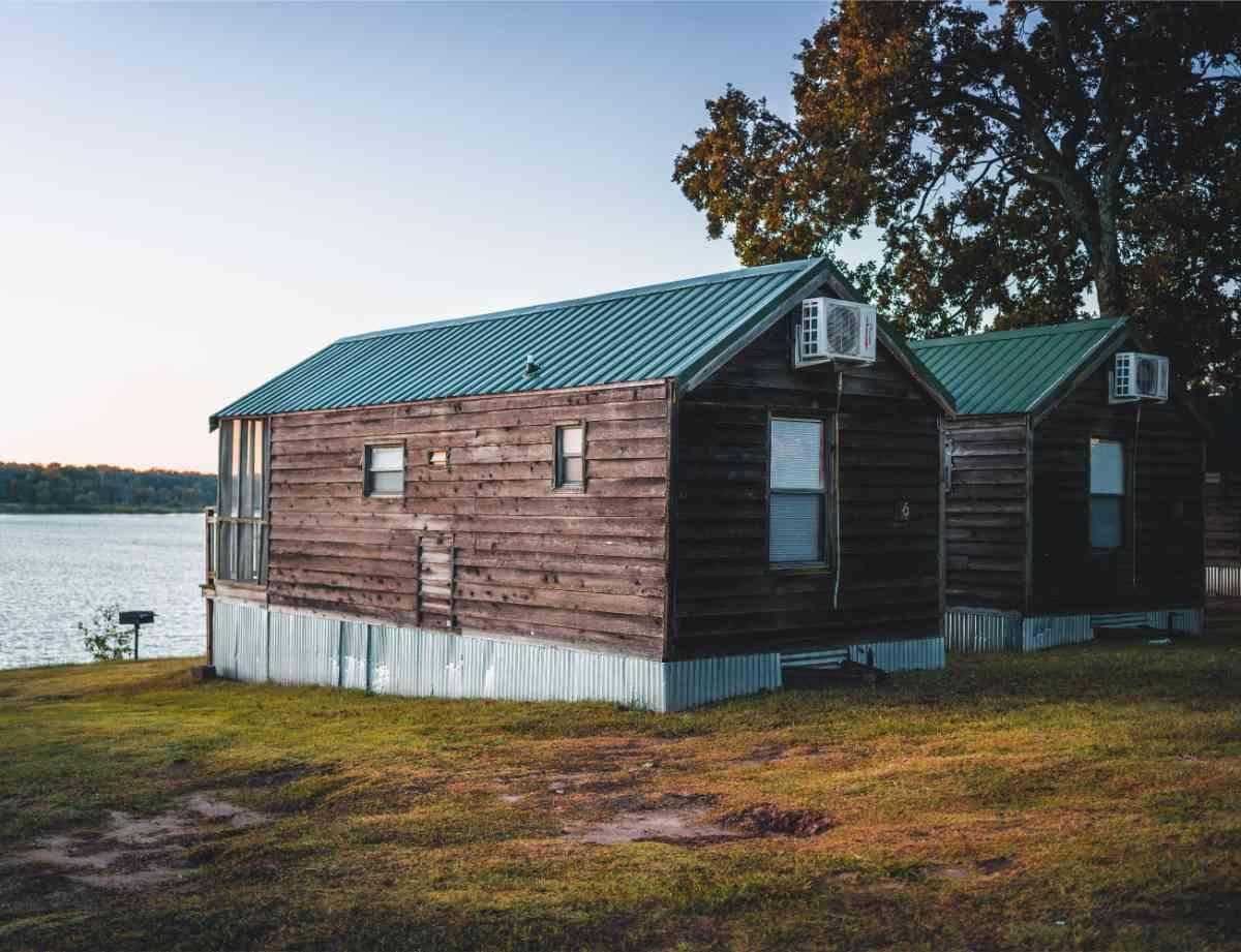 Scenic Water Views And Cozy Screened Porch - Charming Cedar Cabin - Lake Texoma