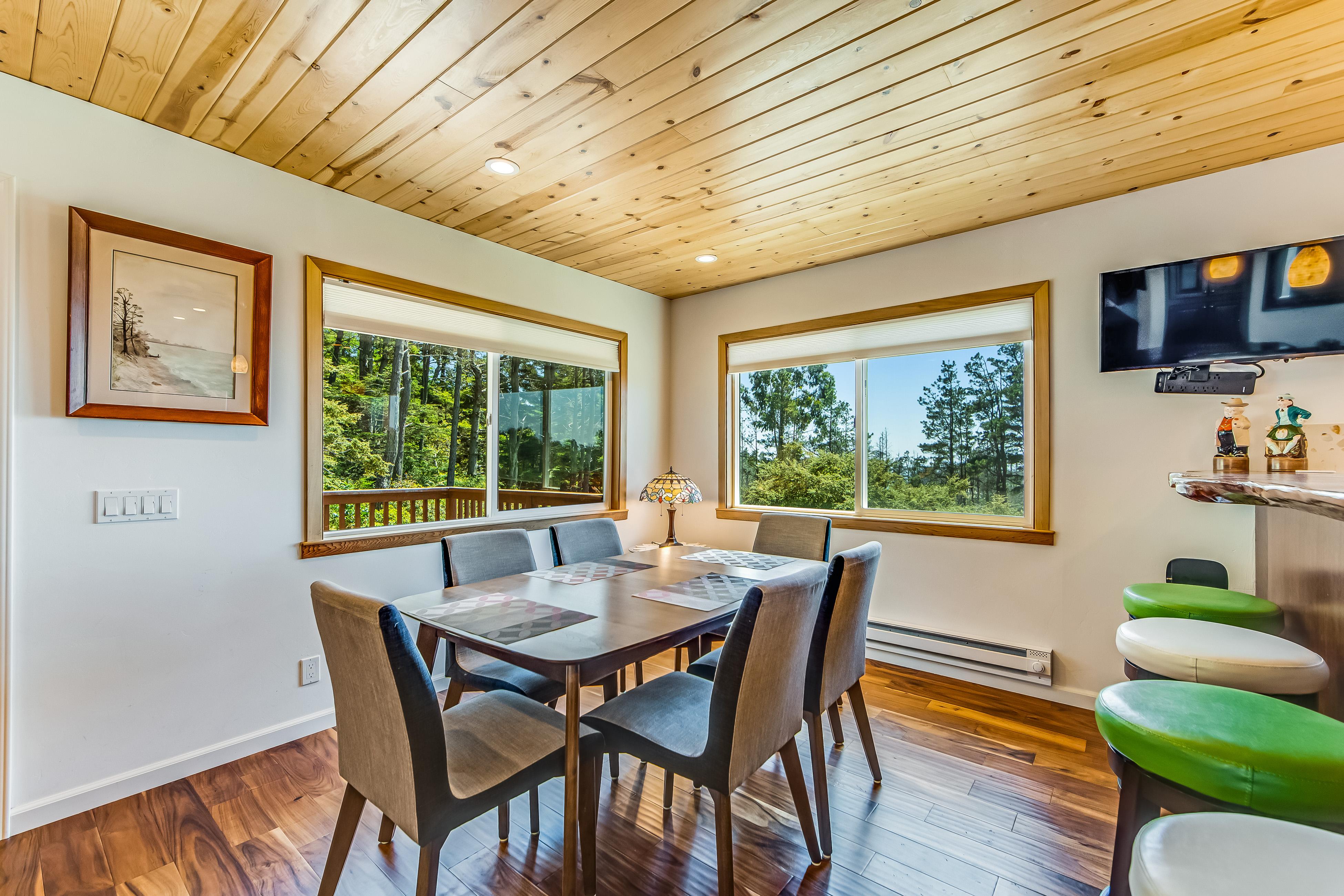 High Tor Upper House with Great Ocean Views 4