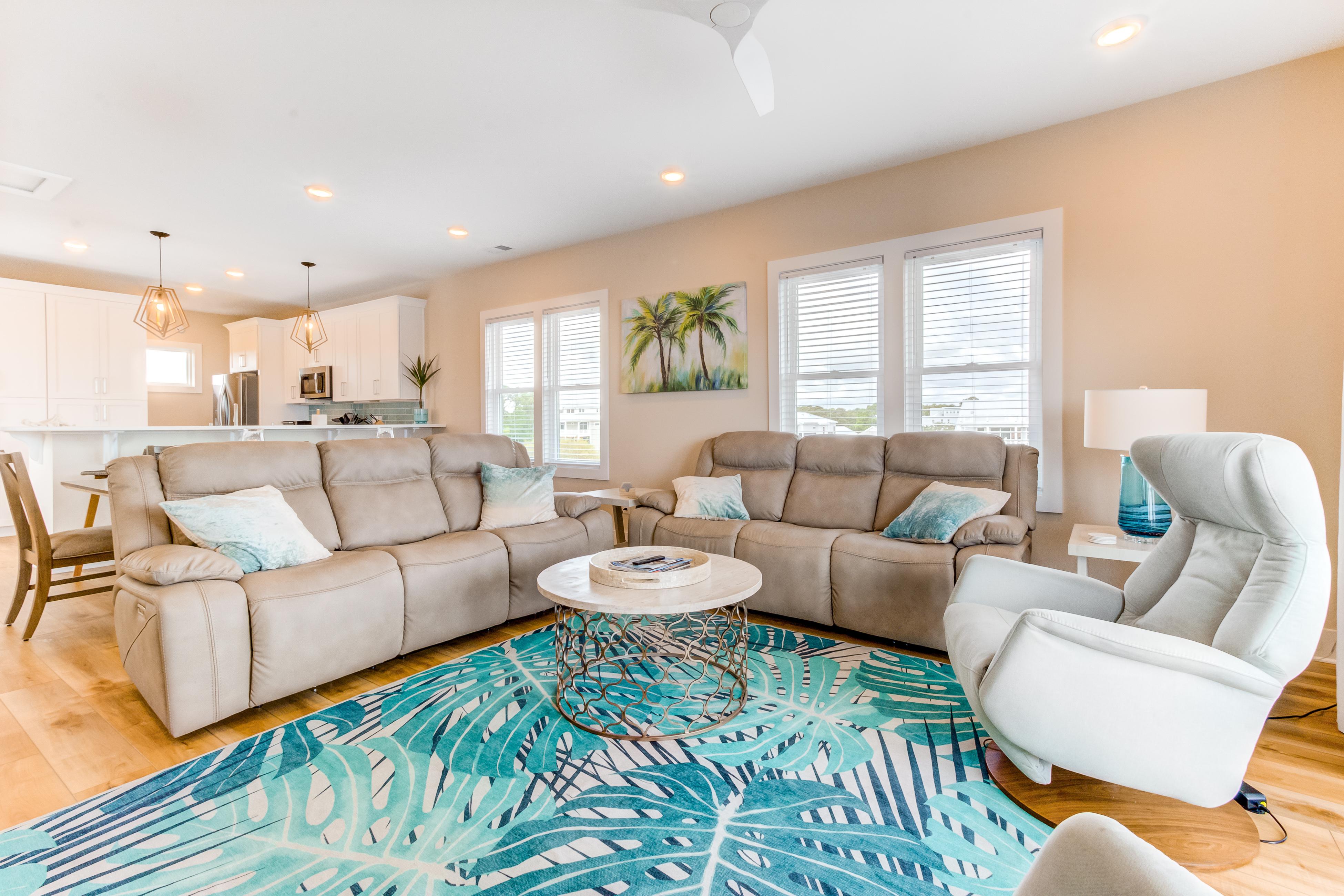 Luxury Coastal Oasis 6