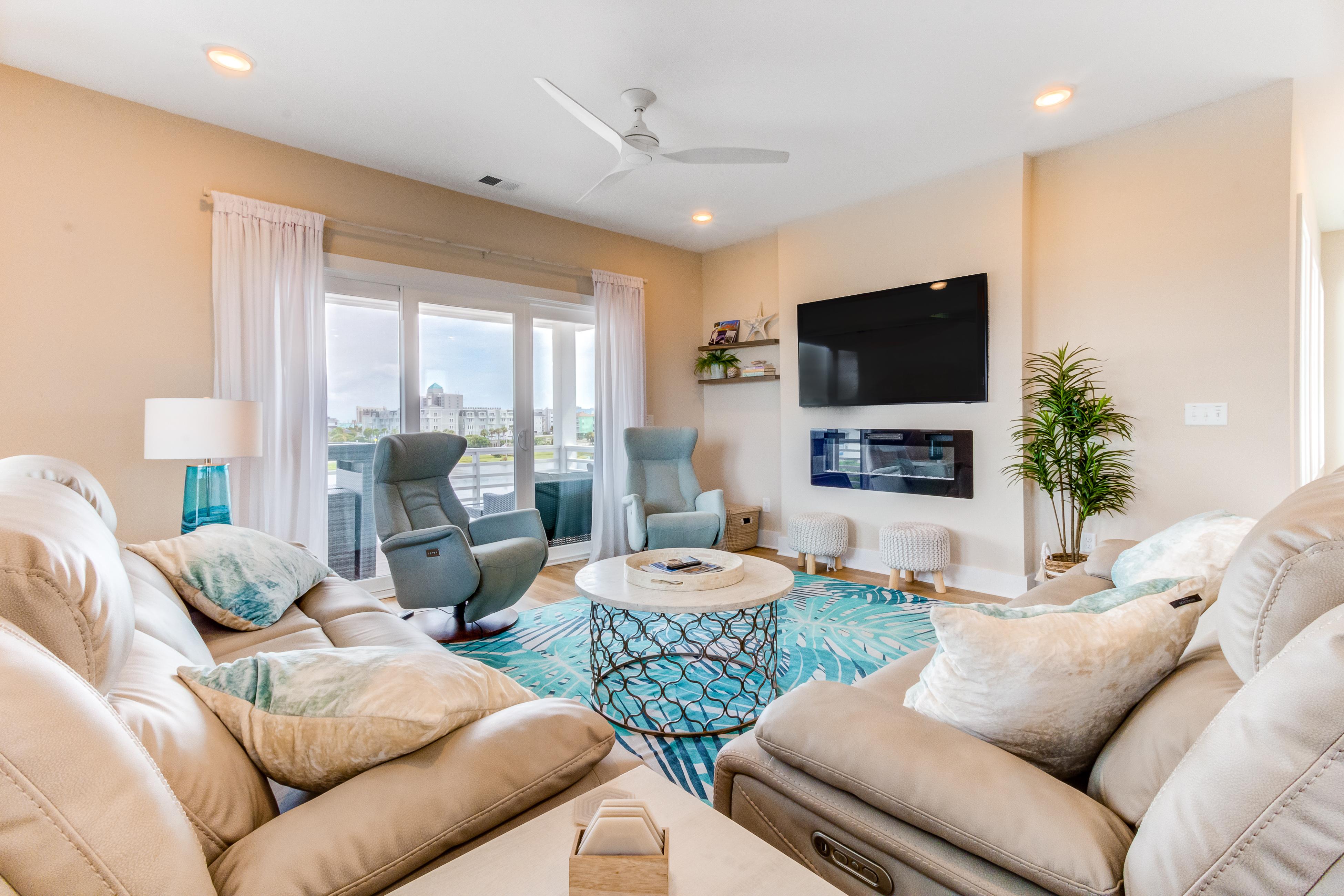 Luxury Coastal Oasis 4