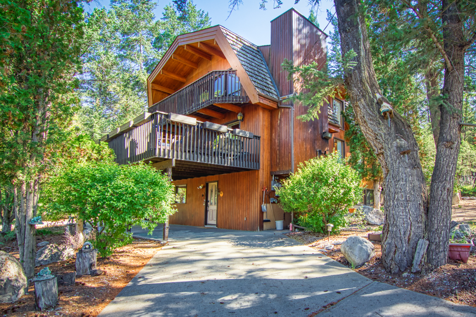Hebron Cabin: 4 Bdrms |Sleeps8 (13 incl kids)| Hot tub * Pet Friendly