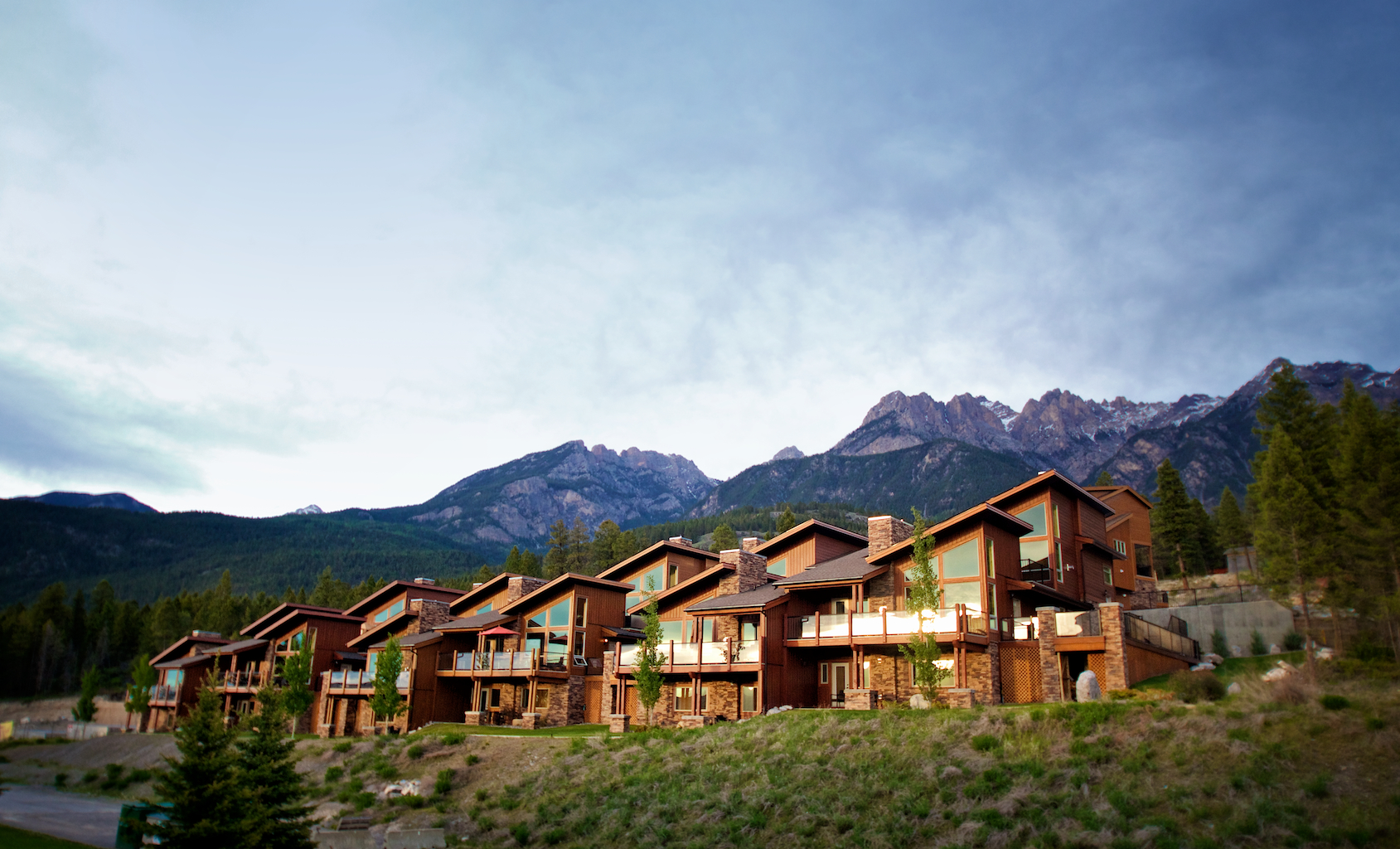 Residences 3 bedroom Bugaboo plus condo: Unit 19 2