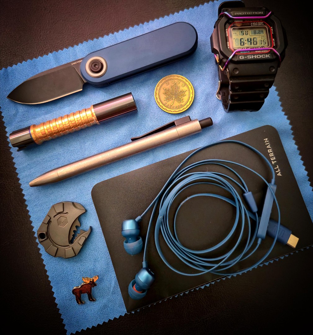 Sunday pocket dump - blod, blue..some Canadian